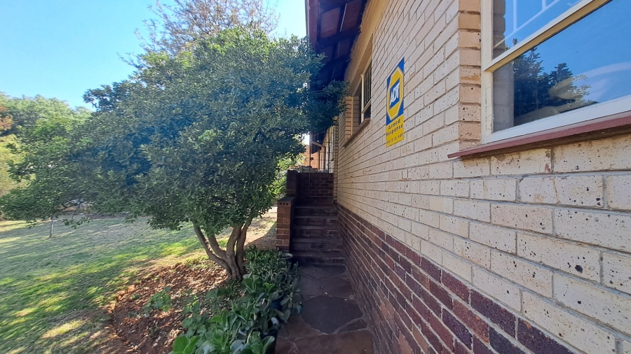 4 Bedroom Property for Sale in Pellissier Free State